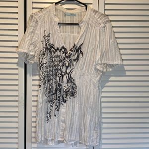 Maurices white with black design top